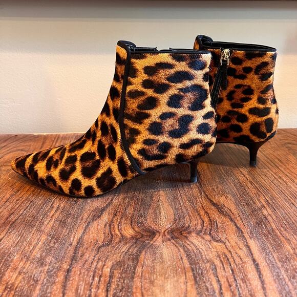 Talbots‎ Iona Leopard Calf Hair Kitten Heel Bootie Size 7 - Picture 6 of 12